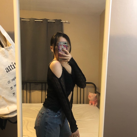 Irregular cut mesh top - Picture 3 of 7